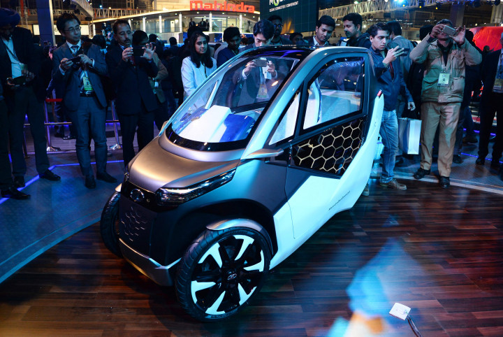 UDO, sebuah konsep dari Mahindra tentang kendaraan komuter jarak dekat. Berkapasitas dua penumpang dan bermesin listrik tentunya. 