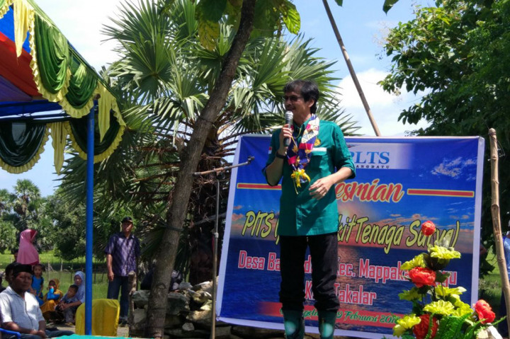 Direktur Jenderal Energi Baru, Terbarukan dan Konservasi Energi (EBTKE) Kementerian ESDM Rida Mulyana mengatakan pembangunan PLTS ini dilaksanakan oleh Ditjen EBTKE pada Tahun Anggaran 2016. Setelah PLTS terbangun, listrik yang dihasilkan mampu menerangi 422 rumah dan delapan fasilitas umum.