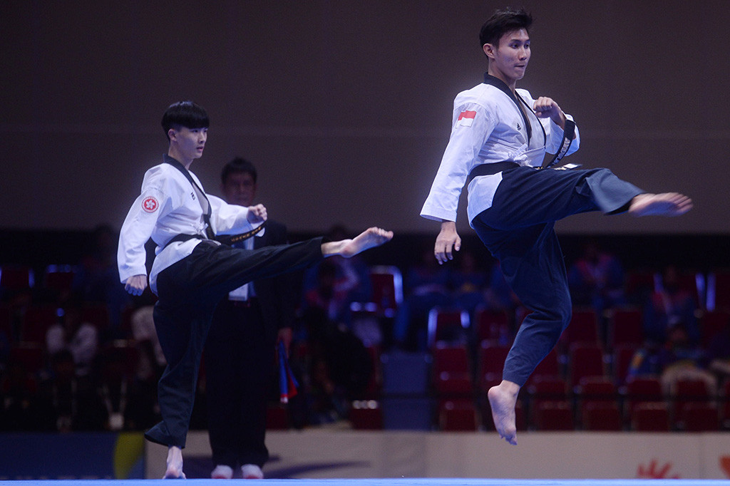 Empat medali emas ini sendiri, disumbangkan dari empat nomor poomsae yakni perorangan putra melalui Muhammad Kusuma, yang memperoleh poin lebih baik dari pemain Hong Kong, Cheuk Yin Choy (117,2-114,7).