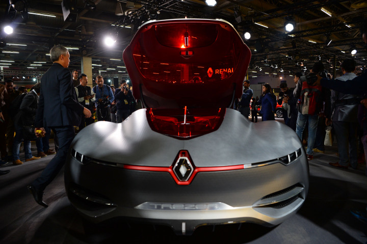 Renault menampilkan purwarupa generasi terbaru Trezor. Dua tahun lalu Trezer digelari sebagai sportconceptcar tercantik dunia.