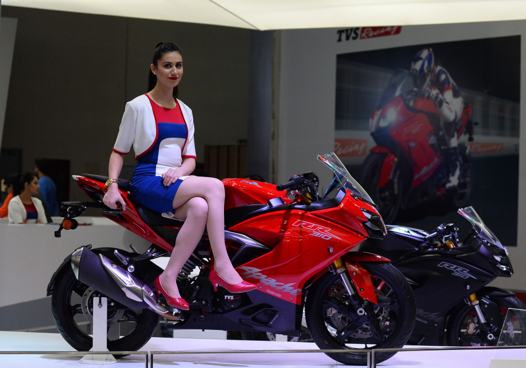 Generasi baru sportbike TVS 310 RR ini berbahan bakar bio ethanol. Menggunakan rangka titanium dan body serat carbon.

