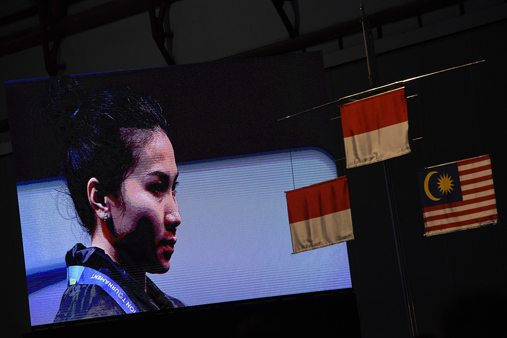 Sementara itu, Indonesia juga berhasil menyumbang emas dari nomor 53 kg putri melalui Dewi Safitri. Atlet kelahiran 10 Februari 1993 itu mengumpulkan total angkatan 184 kg dengan perincian 77 kg snatch dan 107 clean & jerk.