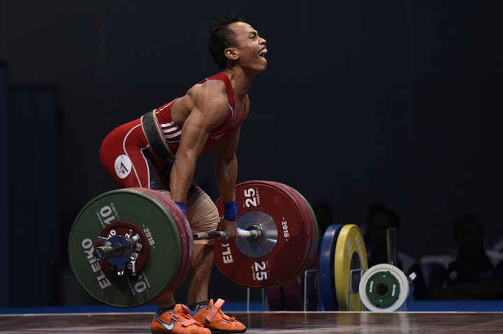 Indonesia juga berhasil meraih medali emas pada nomor 56 kg putra melalui Surahmat Bin Suwoto. Tampil sebagai satu-satunya peserta di nomor tersebut, Surahmat tercatat mengumpulkan total angkatan 259 kg dengan rincian 117 kg snatch dan 142 kg clean & jerk.