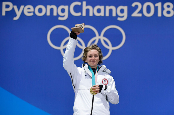 Redmond Gerard mencetak sejarah baru bagi 'Negeri Paman Sam'. Atlet snowboarding remaja itu menjadi atlet pertama yang menyumbangkan emas bagi AS di ajang Pyeongchang, Tak hanya itu, turun dalam nomor slopestyle putra, Gerard menjadi atlet termuda yang menjuarai cabang olahraga snowboarding.