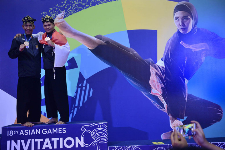 Adapun pada nomor pasangan putra, Indonesia meloloskan Primadona Yolla Jampil dan Hendy.