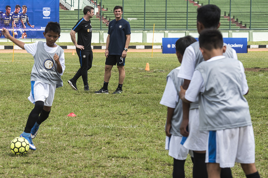 Akademi ini merupakan bentuk kerja sama Persib dengan Inter Academy Indonesia dan akan menjadi program pascasekolah untuk anak usia dini. ANTARA/M Agung Rajasa
