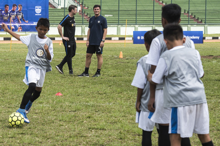 Akademi ini merupakan bentuk kerja sama Persib dengan Inter Academy Indonesia dan akan menjadi program pascasekolah untuk anak usia dini. ANTARA/M Agung Rajasa
