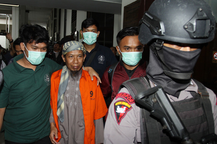 Aman juga disebut sebagai orang yang merencanakan atau menggerakkan orang lain untuk melakukan tindak pidana terorisme.