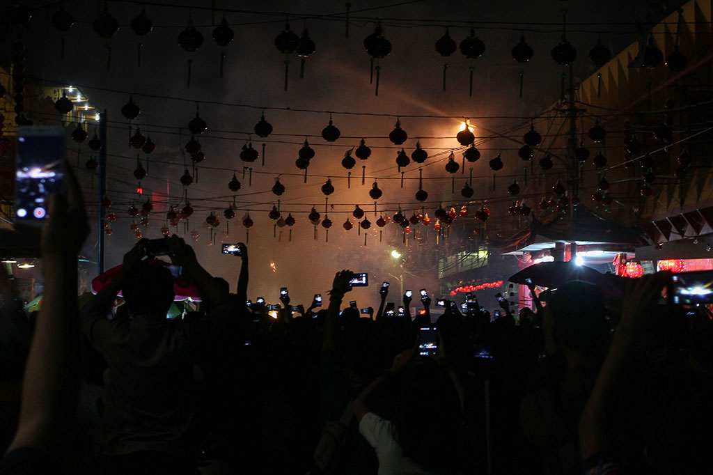 Warga keturunan Tionghoa di Pekanbaru berharap perayaan Tahun Baru Imlek 2018 dapat menjadi momentum untuk mempererat hubungan persaudaraan.