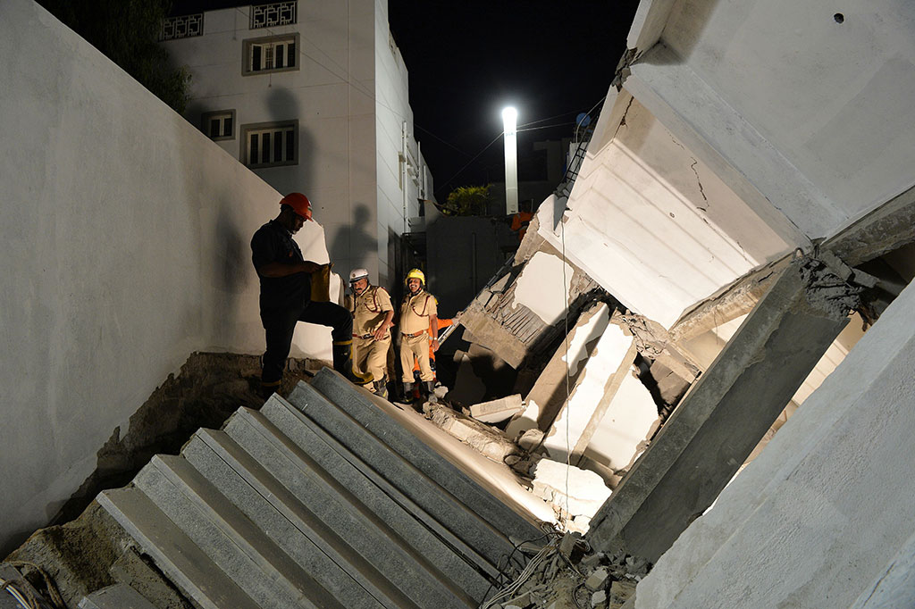 Pekerjaan konstruksi dimulai enam tahun yang lalu namun kemudian dihentikan. Enam bulan yang lalu pekerjaan dimulai lagi, kata seorang pejabat senior kepolisian.
