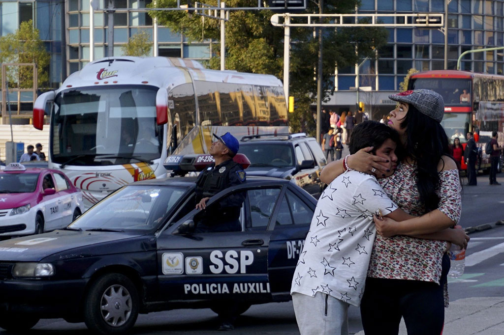 Pihak berwenang mengatakan tidak ada korban jiwa yang dilaporkan secara nasional. Menteri Dalam Negeri Alfonso Navarrete mengatakan ada beberapa kerusakan kecil terhadap bangunan di Oaxaca, dan gubernur negara bagian tersebut mengatakan sekitar 100 ribu orang mengalami putus aliran listrik.