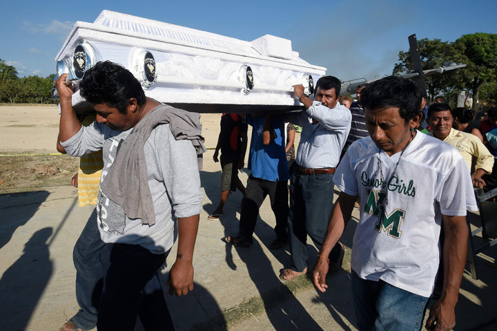 Navarete dan Murat selamat dalam kejadian tersebut. Namun 12 orang di tempat kejadian terbunuh dan seorang lainnya meninggal saat dibawa ke rumah sakit. Selain itu, 15 orang lainnya mengalami luka.