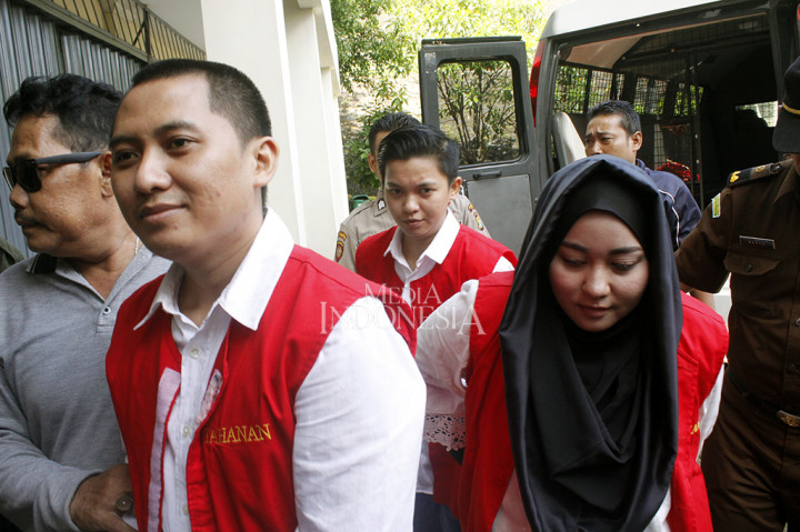 Ketiga terdakwa Direktur Utama First Travel Andika Surachman, Direktur First Travel Anniesa Hasibuan, dan Direktur Keuangan First Travel Siti Nuraidah Hasibuan alias Kiki menjalani sidang pembacaan dakwaan kasus penipuan biro perjalanan umrah First Travel.