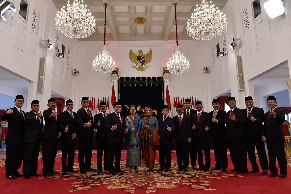 Sementara seorang dubes ditunda pelantikannya karena ada pergantian kepala pemerintahan di negara penempatan yakni Afrika Selatan. Salman Al Farisi, S.E., M.A. masih tertunda pelantikannya sebagai dubes RI untuk Republik Afrika Selatan merangkap Kerajaan Lesotho, Kerajaan Swaziland, dan Botswana.