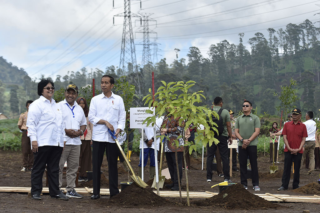 Jokowi mengatakan, rehabilitasi hulu Sungai Citarum ini dilakukan secara terintegrasi dari mulai pemeritah pusat, provinsi dan daerah, dengan pengawasan dari Kodam III Siliwangi.
