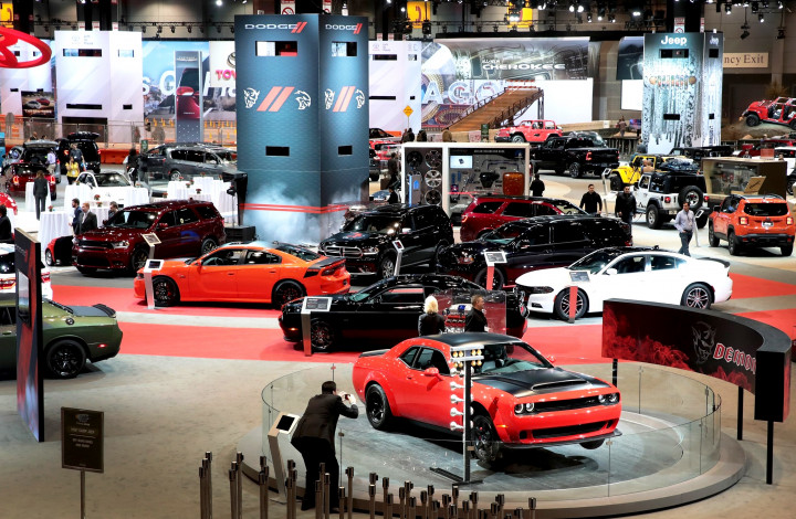 Dodge memamerkan line-up model terbarunya. Merek asli AS yang jadi bagian aliansi Fiat Chrysler Automobile ini termasuk kenyang dihantam krisis. 