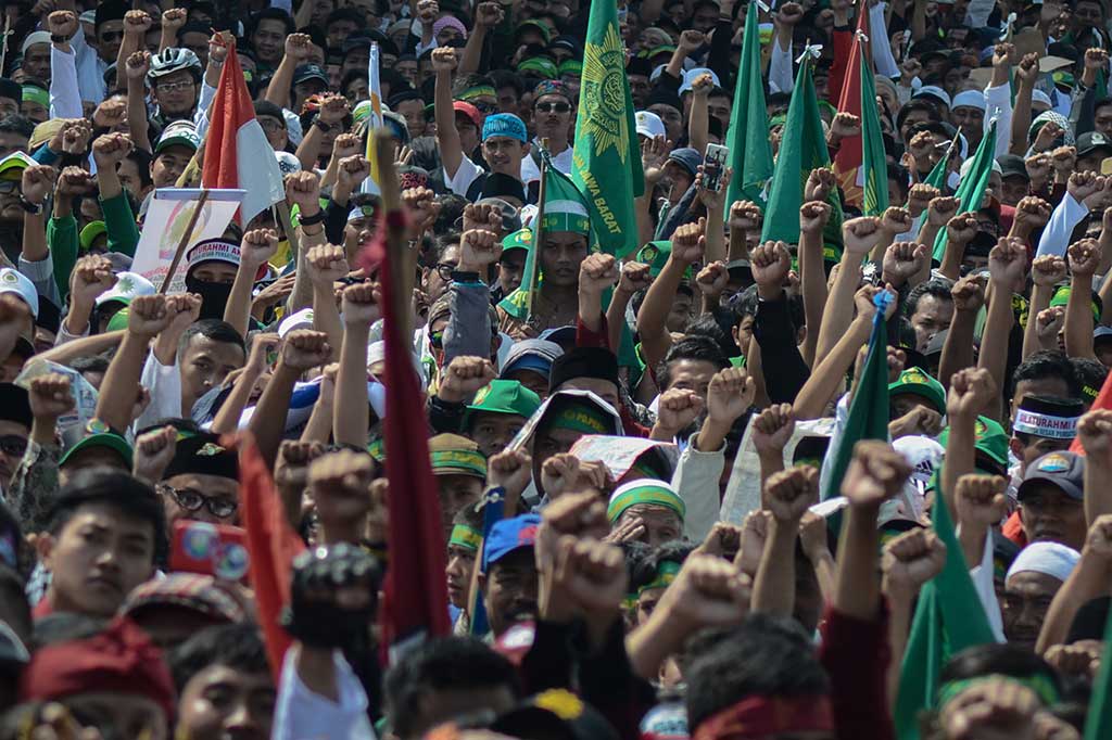 Di sisi lain, ia akan memerintahkan anak buahnya untuk sama-sama bergandengan tangan bersama Persis maupun dengan organisasi keagamaan lainnya yang ada di Indonesia.