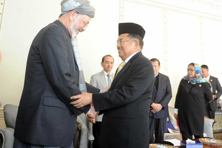 Wapres Jusuf Kalla bertemu dengan Chairman High Peace Council Y.M Mohammad Karim Khalili di Istana Haram Sarai, Kabul, Afghanistan, Selasa, 27 Februari 2018 malam waktu setempat.
