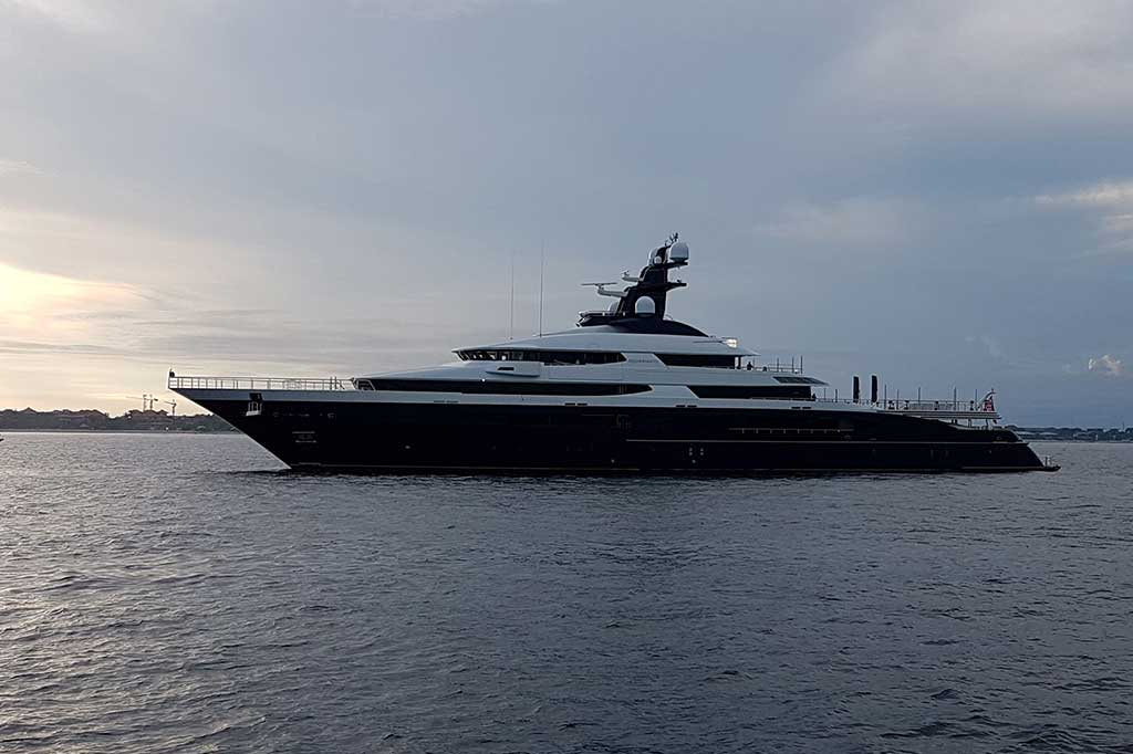 Agung menambahkan, pengungkapan bukti kejahatan tersebut merupakan yang terbesar sepanjang pengungkapan kasus yang dilakukan jajarannya. Menurut dia, saat ini kasus tersebut sudah diputus di pengadilan di AS, dan barang bukti super yacht itu dinyatakan sebagai hasil kejahatan pencucian uang yang melibatkan sejumlah negara seperti Amerika Serikat, Swiss, Malaysia, dan Singapura. ANTARA/Wira Suryantala