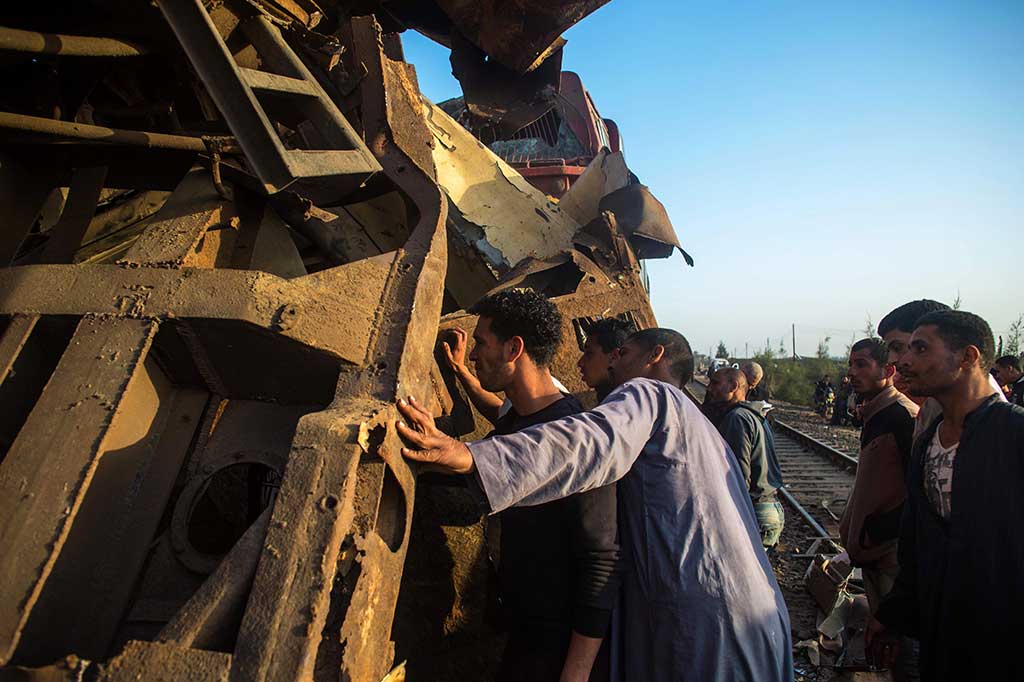 Gubernur Provinsi Behaira, Nadia Abdou, mengatakan bahwa kecelakaan itu terjadi sekitar pukul 10.45 GMT. Penyebab kecelakaan tengah dalam penyelidikan.