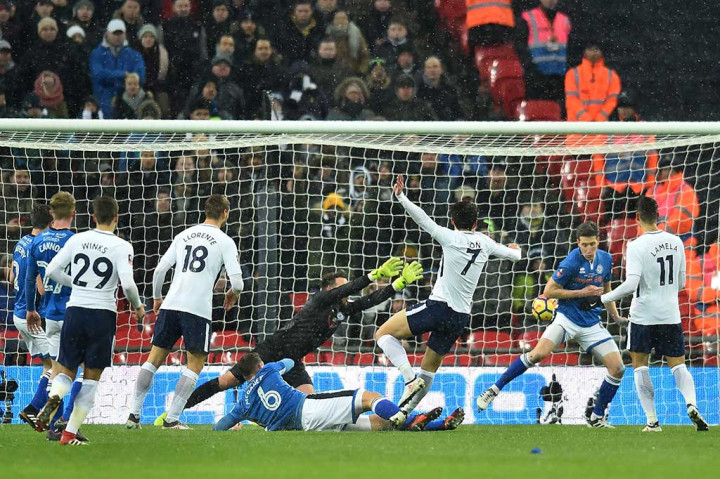 Spurs akhirnya berhasil membuka keunggulan lewat tembakan Son Heung Min pada menit ke-23.