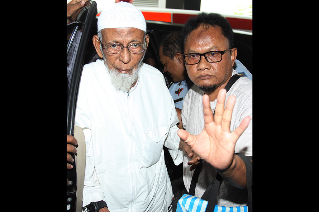 Abu Bakar Baasyir mengalami sakit kelainan pembuluh darah vena berkelanjutan atau chronic venous insufficiency bilateral. Baasyir disarankan agar mendapat perawatan di luar lapas.