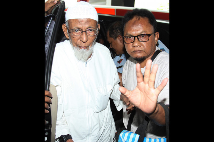 Abu Bakar Baasyir mengalami sakit kelainan pembuluh darah vena berkelanjutan atau chronic venous insufficiency bilateral. Baasyir disarankan agar mendapat perawatan di luar lapas.