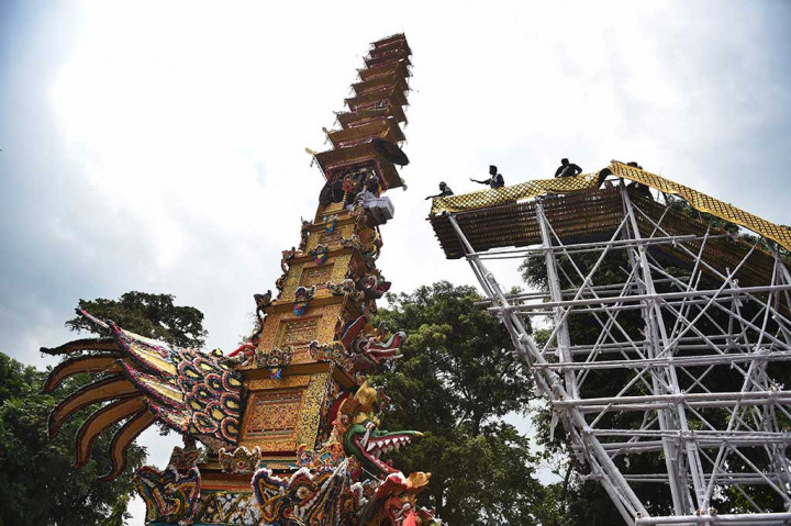 Ngaben dengan bade setinggi sekitar 25 meter dan berat 11 ton tersebut merupakan ngaben terbesar di Bali dan mendapatkan rekor Muri.
