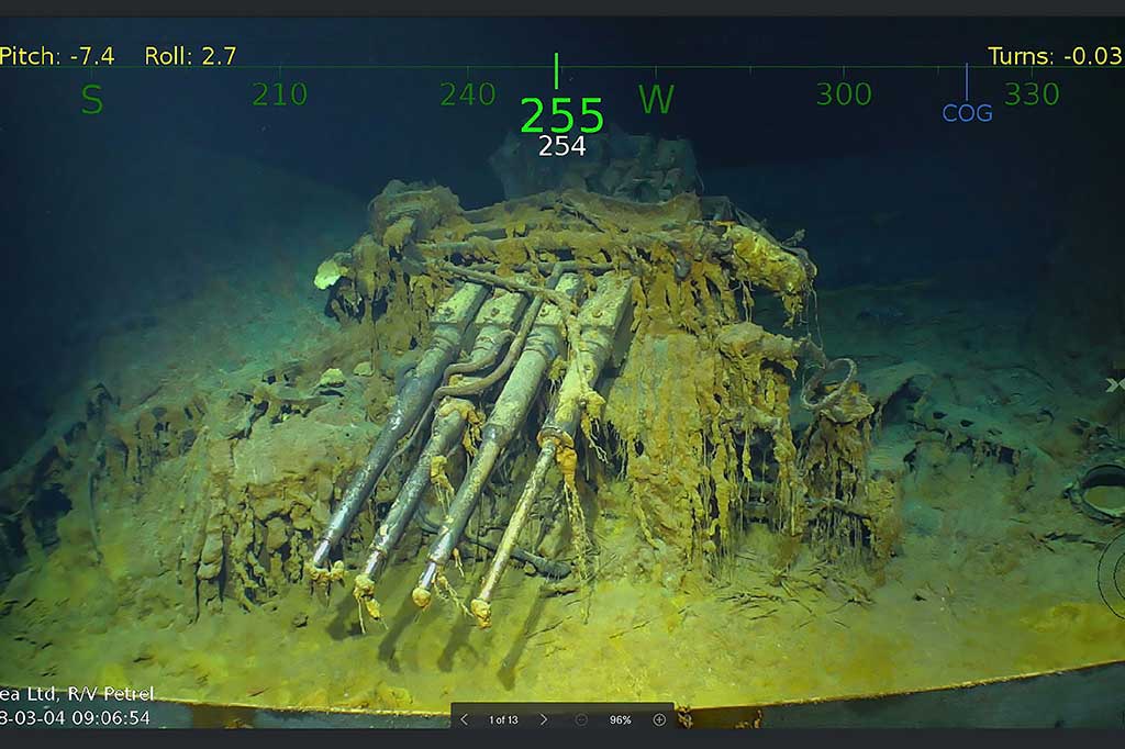 Tim pencari merilis gambar dan video reruntuhan USS Lexington, sebuah kapal induk AS yang tenggelam selama Perang Dunia II, yang telah ditemukan di Laut Coral, Australia oleh sebuah tim yang dipimpin oleh pendiri Microsoft Paul G Allen.
