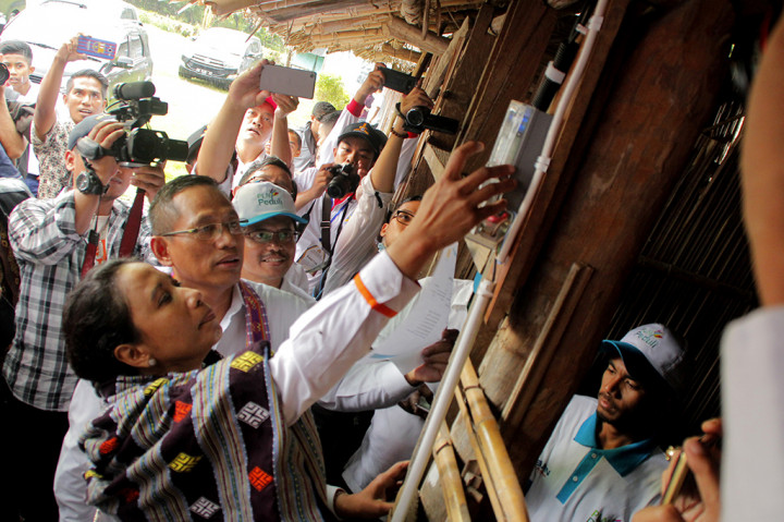 Pada tahap awal ini, 36 KK Desa Bipolo dapat menikmati listrik. Hingga Desember 2017, 149 dari 177 desa di Kabupaten Kupang atau 84 persennya telah teraliri listrik. 