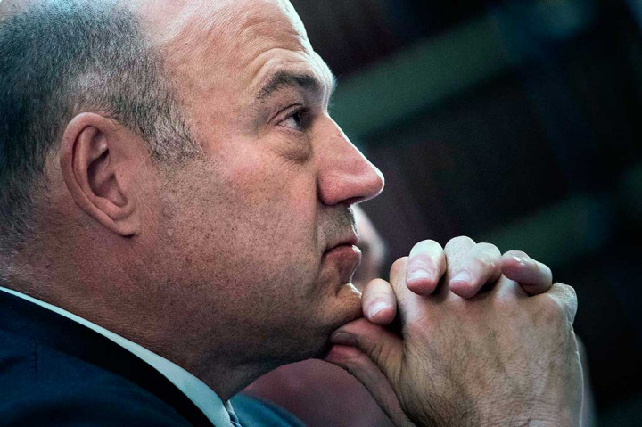 Pengunduran diri Cohn terjadi setelah Trump menyatakan akan mengenakan tarif tinggi terhadap impor baja dan aluminium yang diperkirakan akan memukul sekutu dekat AS, Kanada dan Meksiko. Trump mengumumkan pada 1 Maret bahwa AS berencana mengenakan tarif 25 persen untuk impor baja dan 10 persen untuk aluminium, karena impor tersebut mengancam keamanan nasional AS.