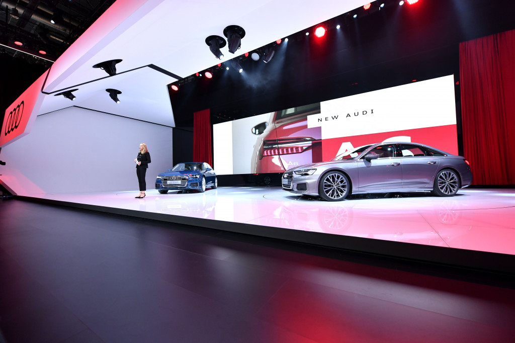 Selain concept flying car ini, Audi dalam  Geneva International Motor Show 2018 tidak lupa memperkenal produk barunya yang siap produksi. 