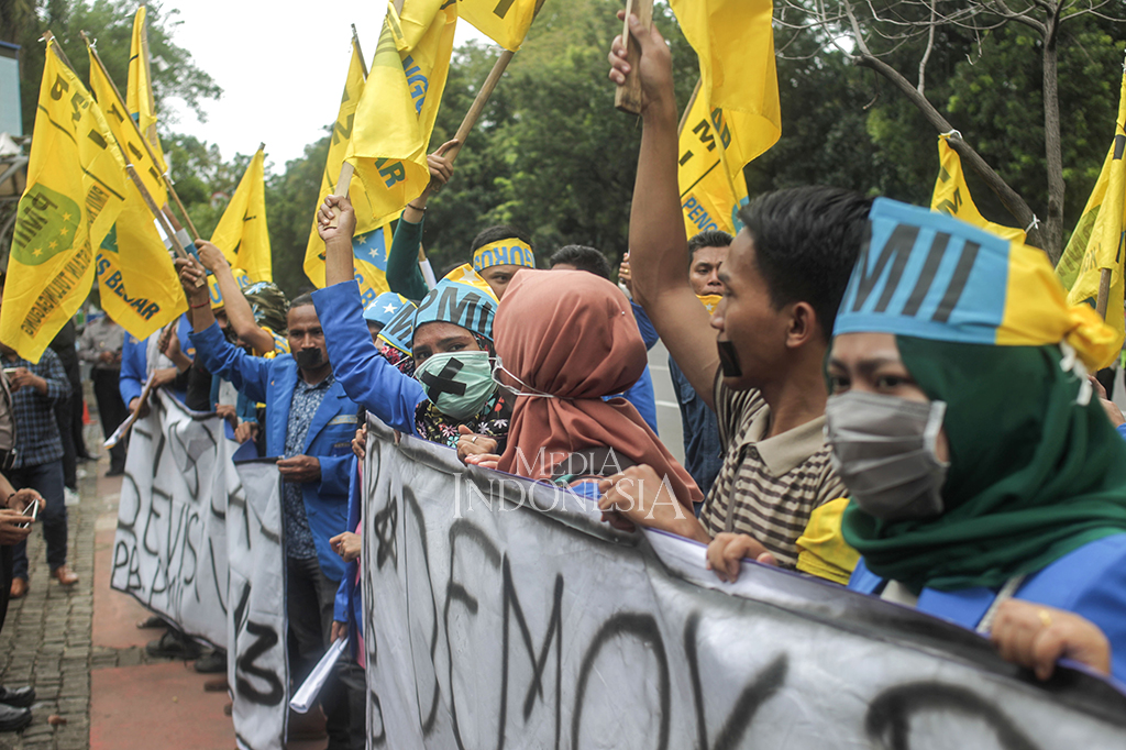 Pengurus besar PMII dengan tegas menolak pasal-pasal yang bertentangan dengan nilai-nilai demokrasi dan Konstitusi dalam revisi UU MD3.
