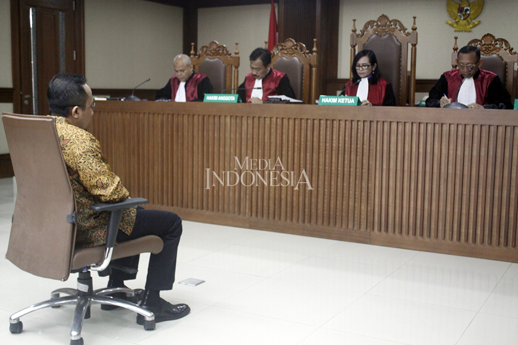 Majelis hakim memvonis mantan GM Jasa Marga cabang Purbaleunyi Setia Budi dengan hukuman 1 tahun 6 bulan denda 50 juta subsider 2 bulan penjara.  
