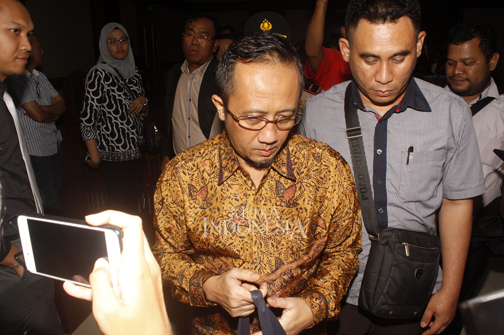 Suap itu diberikan untuk memengaruhi pemeriksaan BPK terhadap laporan keuangan PT Jasa Marga cabang Purbaleunyi tahun 2015 dan 2016.