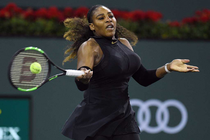 Dalam pertandingan partai tunggal yang telah dia tidak mainkan selama 14 bulan sejak kemenangannya di Australia Terbuka 2017 karena sedang hamil, Serena William tampil sangat mengesankan di depan banyak penonton yang menyaksikan permainannya. 