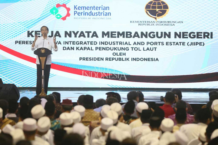 Presiden juga yakin bahwa santri-santri di Gresik dan sekitarnya dapat menjadi tenaga terampil di kawasan itu. 