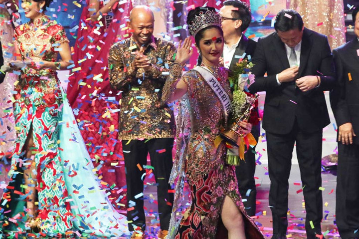 Sonia Fergina Citra lahir di Tanjungpandan, Belitung, Babel pada 27 April 1992. Sonia tercatat pernah mewakili Indonesia di ajang beauty pageant Miss Oriental International Tourism di Tiongkok pada 2012 lalu. ANTARA/Rivan Awal Lingga.