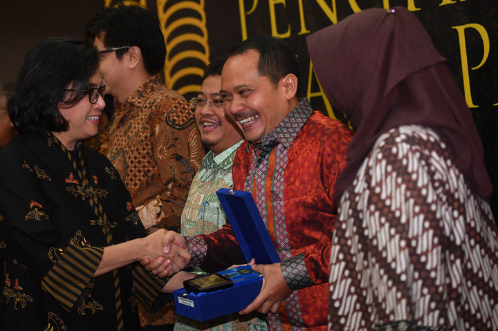 Pemerintah melalui Direktot Jenderal Pajak (DJP) Kementerian Keuangan memberikan apresiasi dan penghargaan kepada para wajib pajak (WP) yang terdaftar di Kantor Pelayanan Pajak (KPP) Wajib Pajak Besar di lingkungan Kantor Wilayah Kanwil) DJP Wajib Pajak Besar.