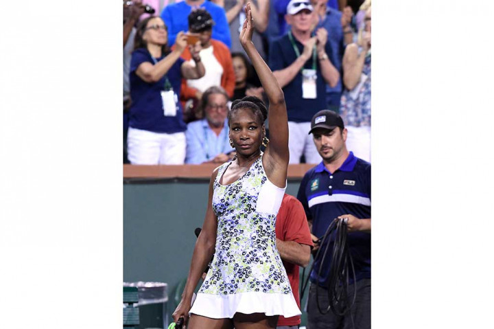 Venus yang naik ke peringkat delapan dunia, mencetak enam ace dan empat kali mematahkan servis Serena.