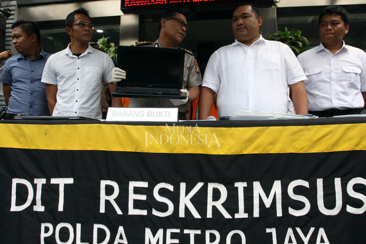 Kasubdit Cyber Crime Ditreskrimsus Polda Metro Jaya AKBP Roberto Pasaribu menyampaikan, tiga peretas yang membobol 600 website dalam dan luar negeri meraup keuntungan sebanyak Rp 200 juta.