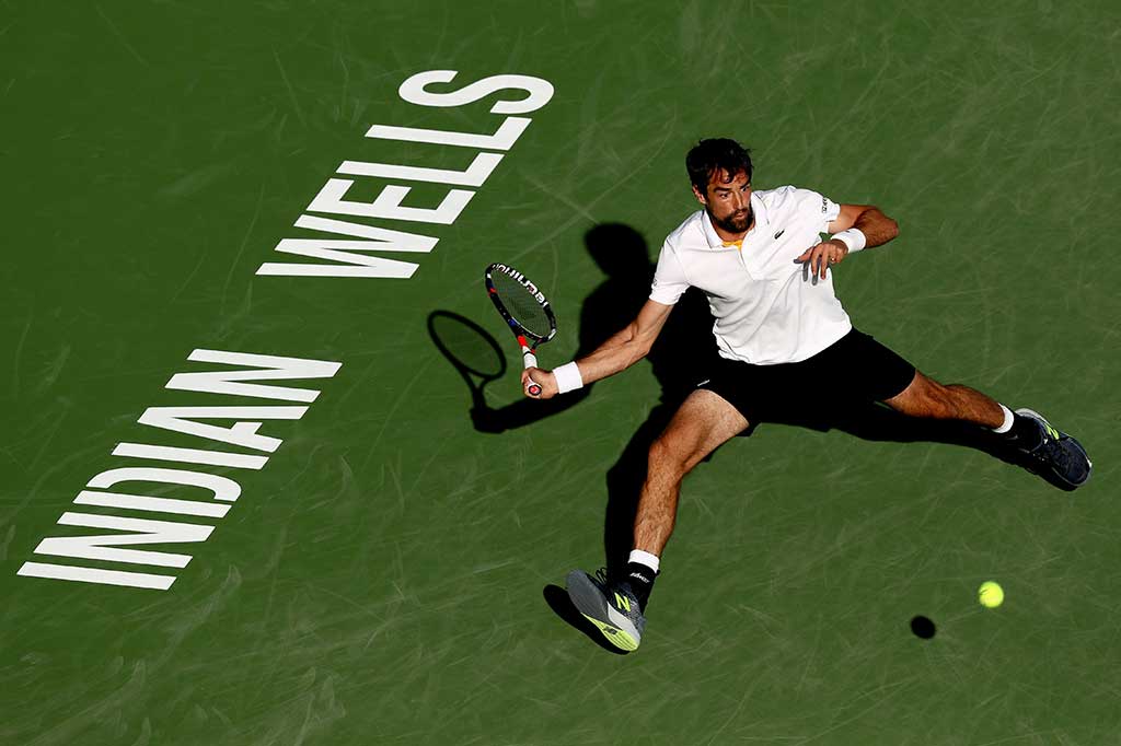 Di set kedua petenis 36 tahun tersebut mematahkan servis Chardy pada game kesembilan untuk memimpin 5-4. Federer merebut kemenangan pada match point pertama saat forehand Chardy menyangkut di net. Federer ini unggul head to head 4-1 melawan Chardy.