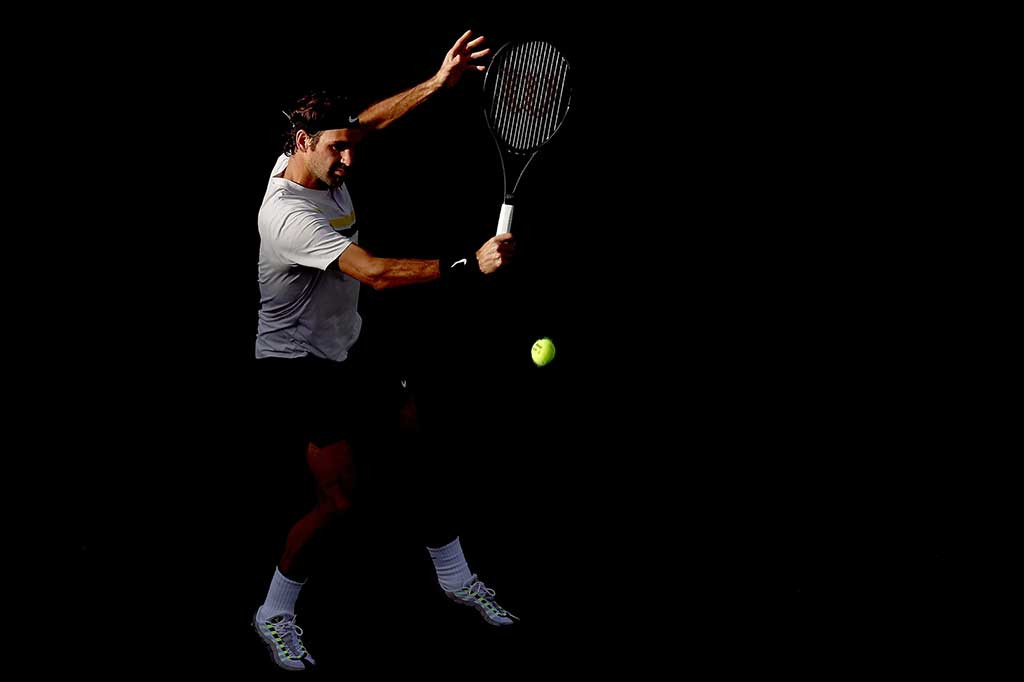 Federer memerlukan waktu satu jam dan 22 menit untuk meningkatkan rekor menangnya menjadi 15-0 pada tahun ini. Terakhir kali dia memulai musim dengan 15-0 adalah pada 2006, saat menyelesaikan tahun itu dengan 12 gelar juara dan tiga gelar Grand Slam.
