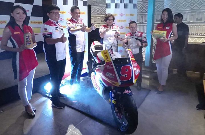 Deltomed Laboratories melalui brand mereka Antangin, resmi ikut mendukung tim balap Gresini Moto2 Racing di musim kompetisi 2018. Mereka mendukung penuh tim yang menurunkan Jorge Navarro sebagai pembalapnya itu. medcom.id/Ahmad Garuda