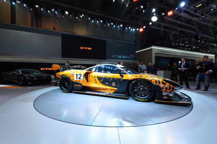 McLaren Senna adalah hypercar baru dari produsen asal Inggris itu sebagai penghormatan terhadap pembalap F1 legendarisnya, Ayrton Senna.