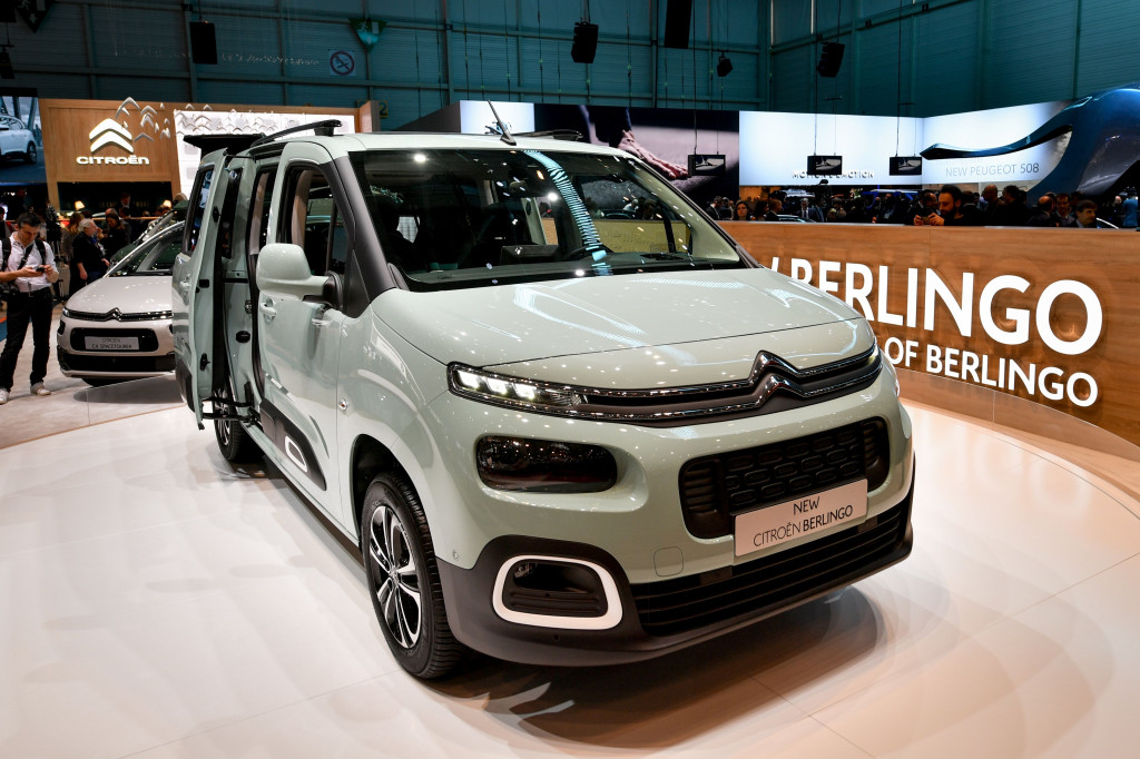 Renault menghadirkan minivan praktis untuk warta perkotaan, Berlingo.