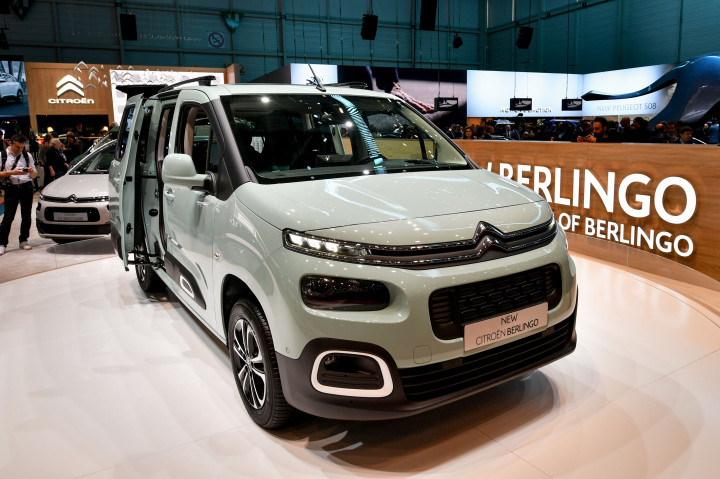 Renault menghadirkan minivan praktis untuk warta perkotaan, Berlingo.