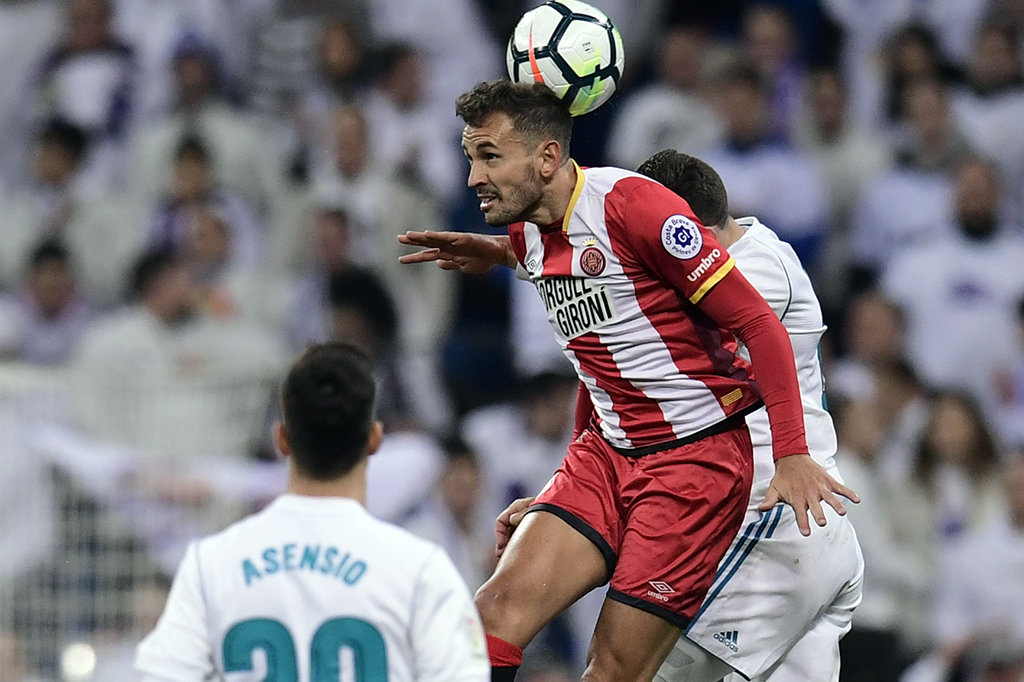 Namun, Girona berhasil membuat skor imbang 1-1 berkat gol sundulan Cristhian Stuani memanfaatkan sepak pojok pada menit ke-29.