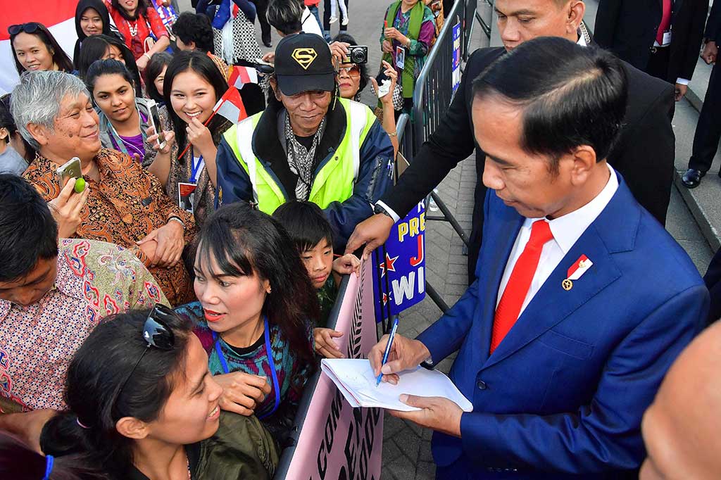Presiden juga menerima beberapa usulan dari para pelajar dan warga Indonesia. Salah satunya adalah mereka meminta agar 'employment opportunity' atau kesempatan kerja bagi lulusan luar negeri diperluas. Presiden mendengarkan dan mencatat usulan-usulan tersebut. Selain itu, Presiden menjelaskan bahwa saat ini pemerintah tengah membangun infrastruktur di Papua.