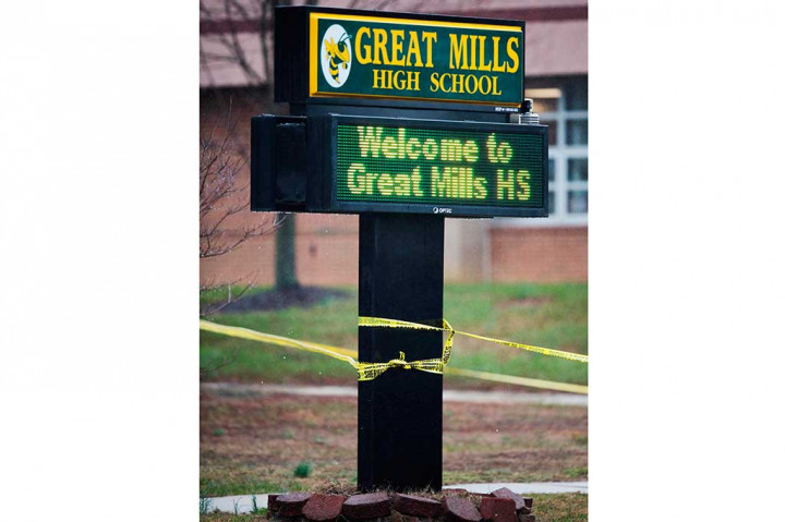 Pelaku tewas dalam baku-tembak dengan petugas sekolah yang diberitahu mengenai insiden itu oleh beberapa siswa dan staf. Namun kantor sheriff belum memastikan apakah pria bersenjata tersebut bunuh diri atau tewas oleh petugas keselamatan.